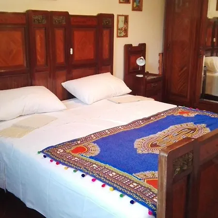 לינה וארוחת בוקר Casina Belvedere *